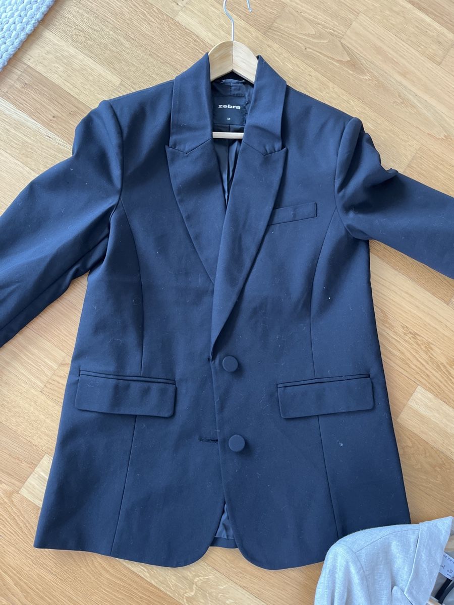 Jacken: 2 Blazer beige Leine & schwarz oversized – Gebraucht aus Zürich von ufe_f5q5 2