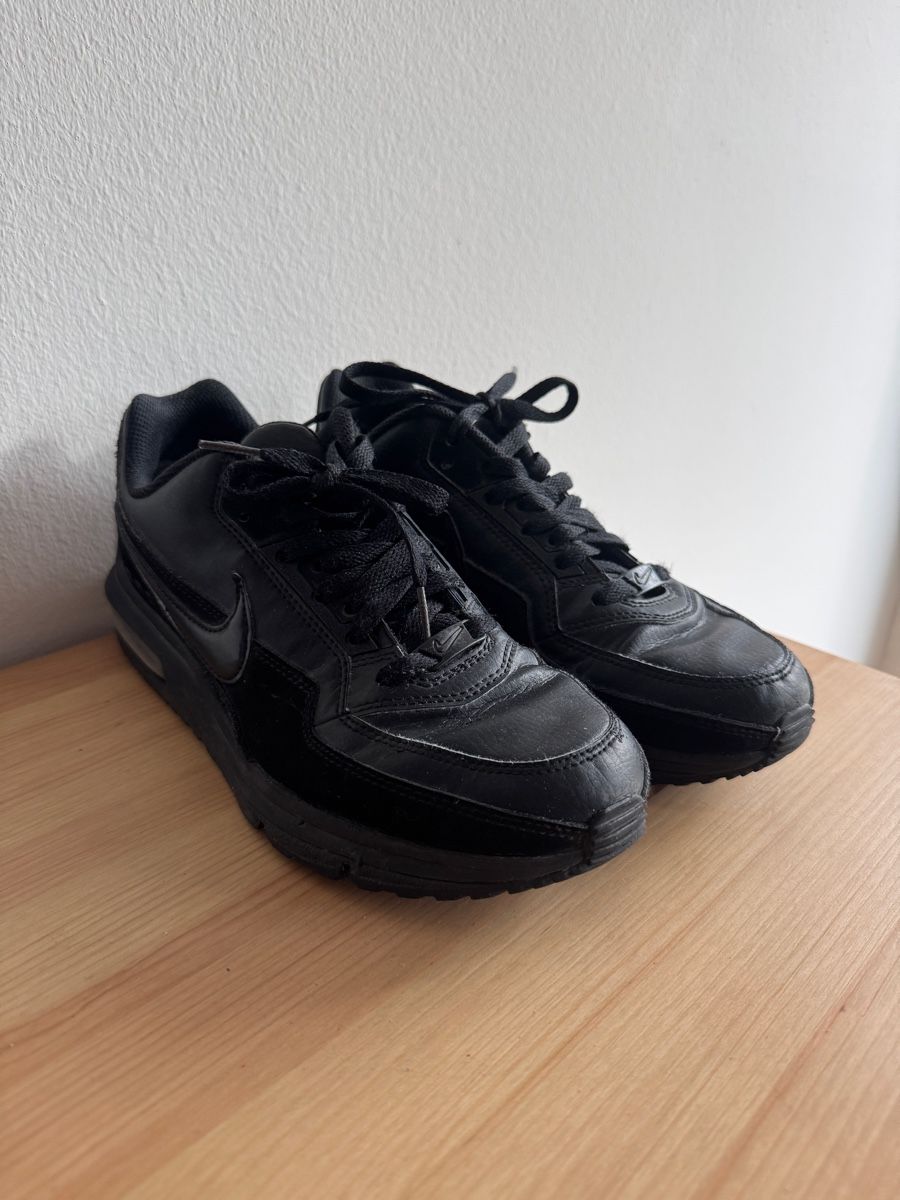 Nike Scarpe da uomo: Nike Air Max Black – Usato da Zürich venduto da habidani