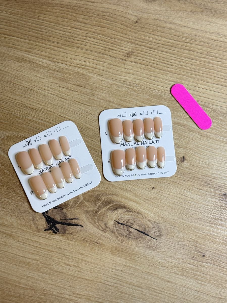 Unghie finte: Lot de 20 faux ongles – Nuovo e nell'imballaggio originale da Châtel-St-Denis venduto da Montclair_Swiss