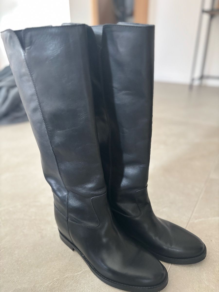 Scarpe da donna: Bottes noires cuire – Usato da Gland venduto da isa__sml