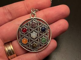 Amulett/ Anhänger Blume des Lebens mit Chakra ( Natursteine)