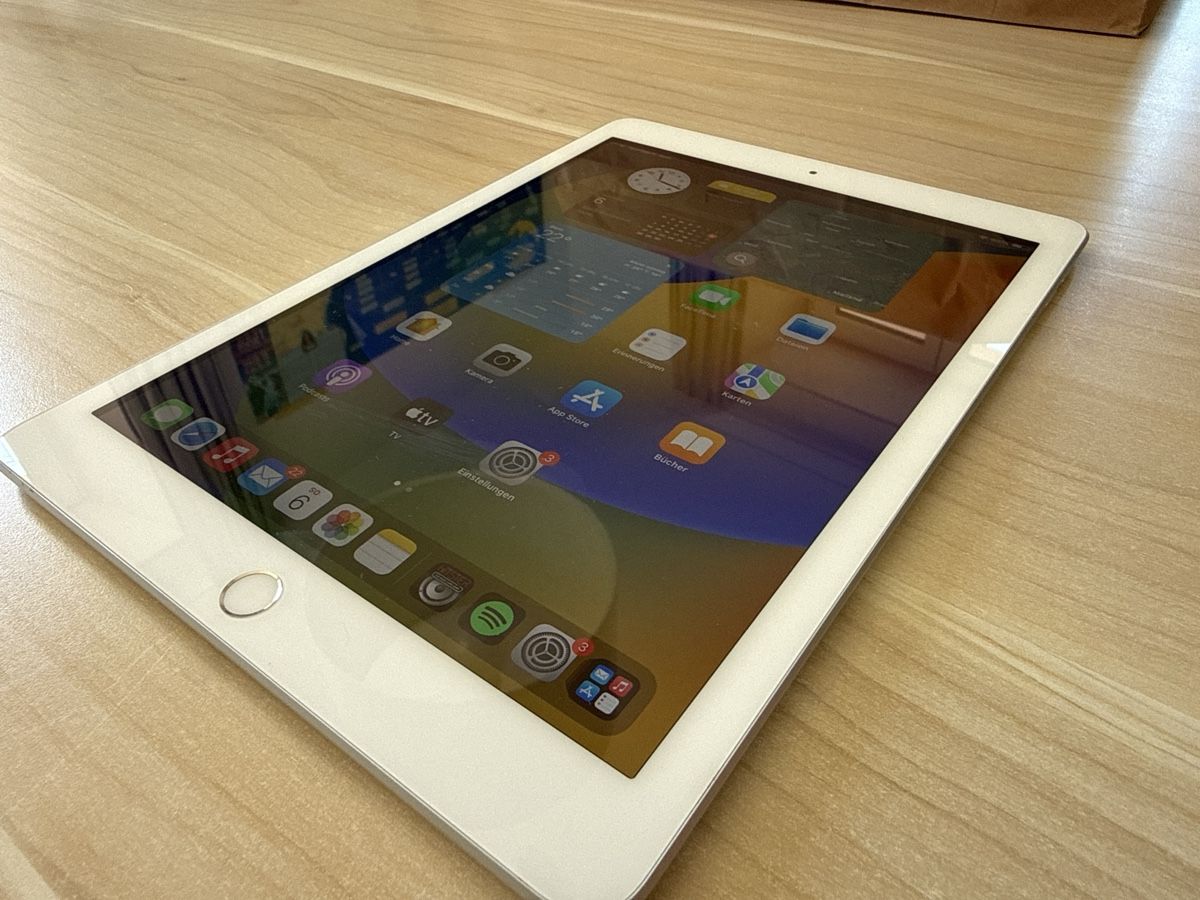 Apple Tablet PC: Apple iPad 6. Gen – Usato da Suhr venduto da Eniwetok 2