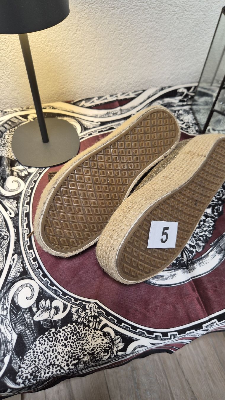Scarpe da donna: Chaussures compensées à paillettes, Taille 36 – Usato da Avry-sur-Matran venduto da cec_nhz8 1
