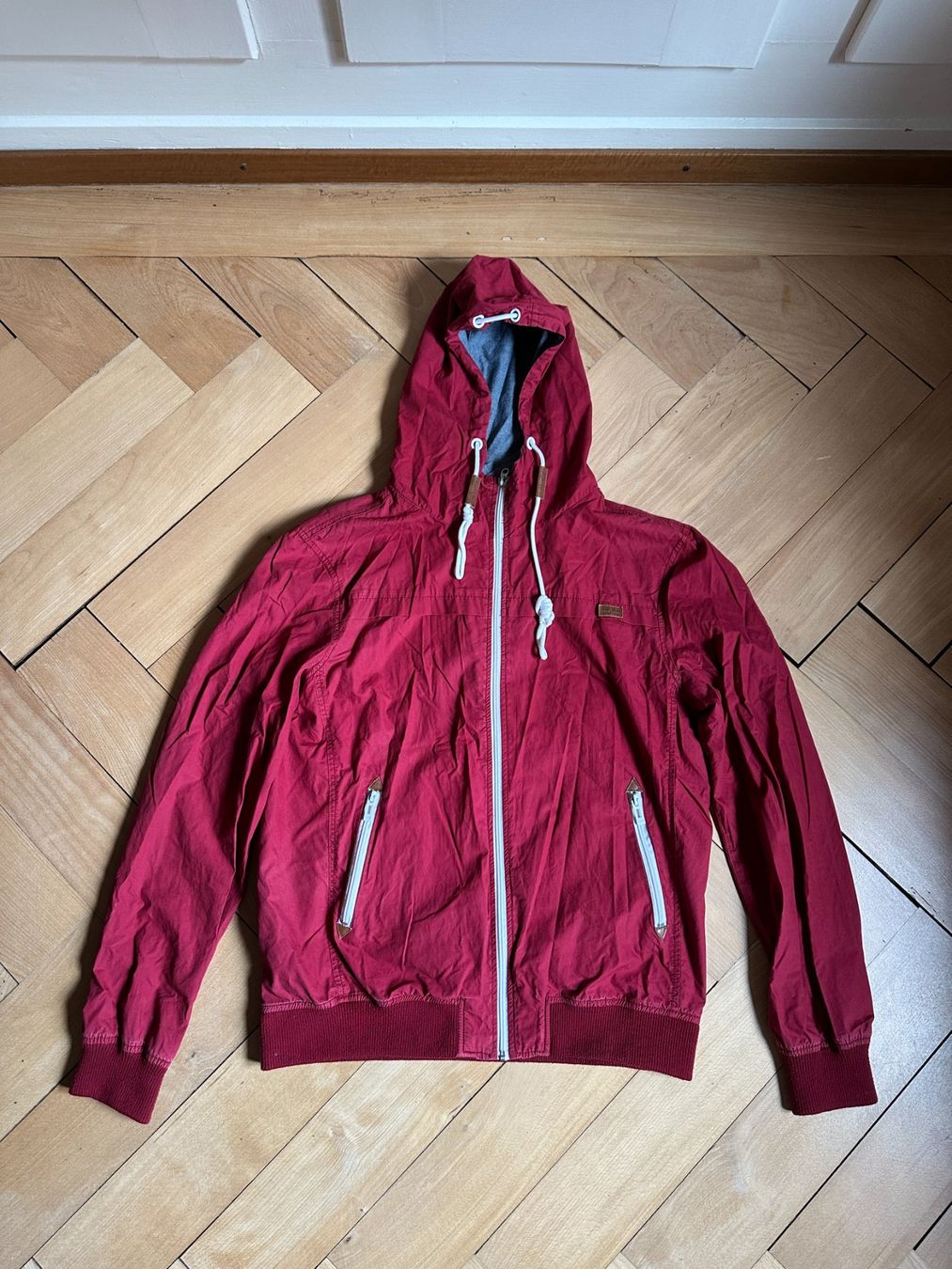 Vestes: REVIEW - Jacke rot leicht L – D'occasion à Zürich par Diazaio