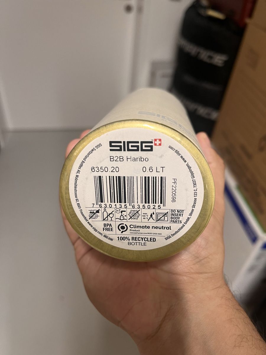 Sigg Borracce & Thermos: Sigg Trinkflasche 0,6l mit Haribo Branding – Nuovo (secondo la descrizione) da Pfäffikon ZH venduto da Restore-Me 2