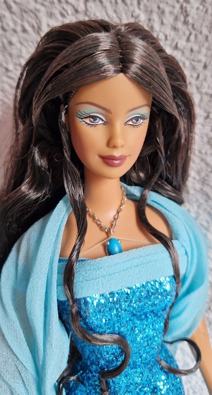 Statuette: Barbie Puppe Birthstone Türkis 2002 – Usato da Büsserach venduto da Syd2000