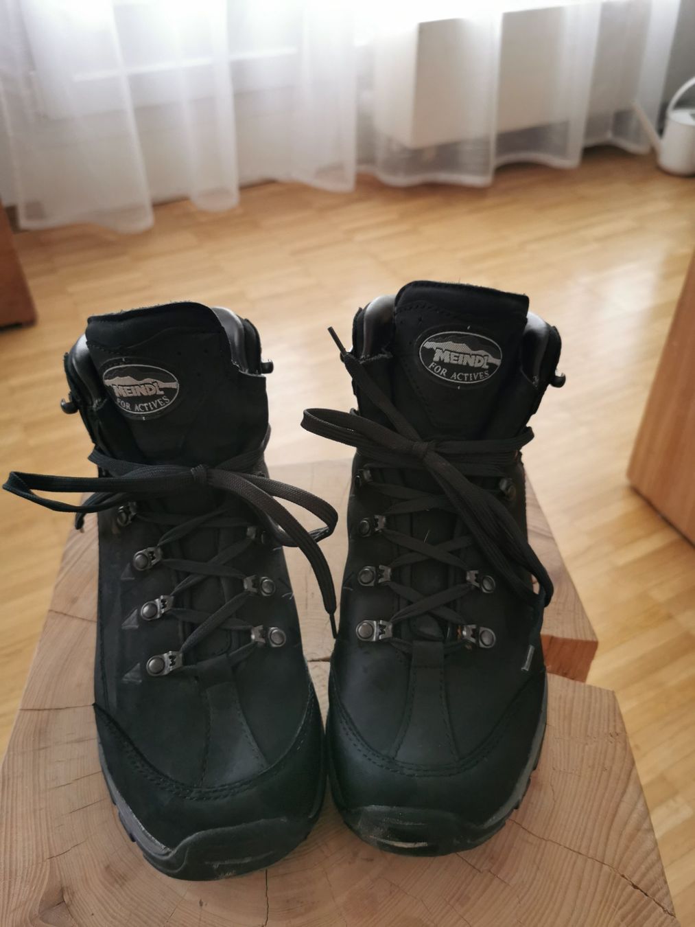 Meindl Scarpe da uomo: Meindl Wanderschuhe Gore-Tex schwarz Grösse 42 – Usato da Jona venduto da Bikko