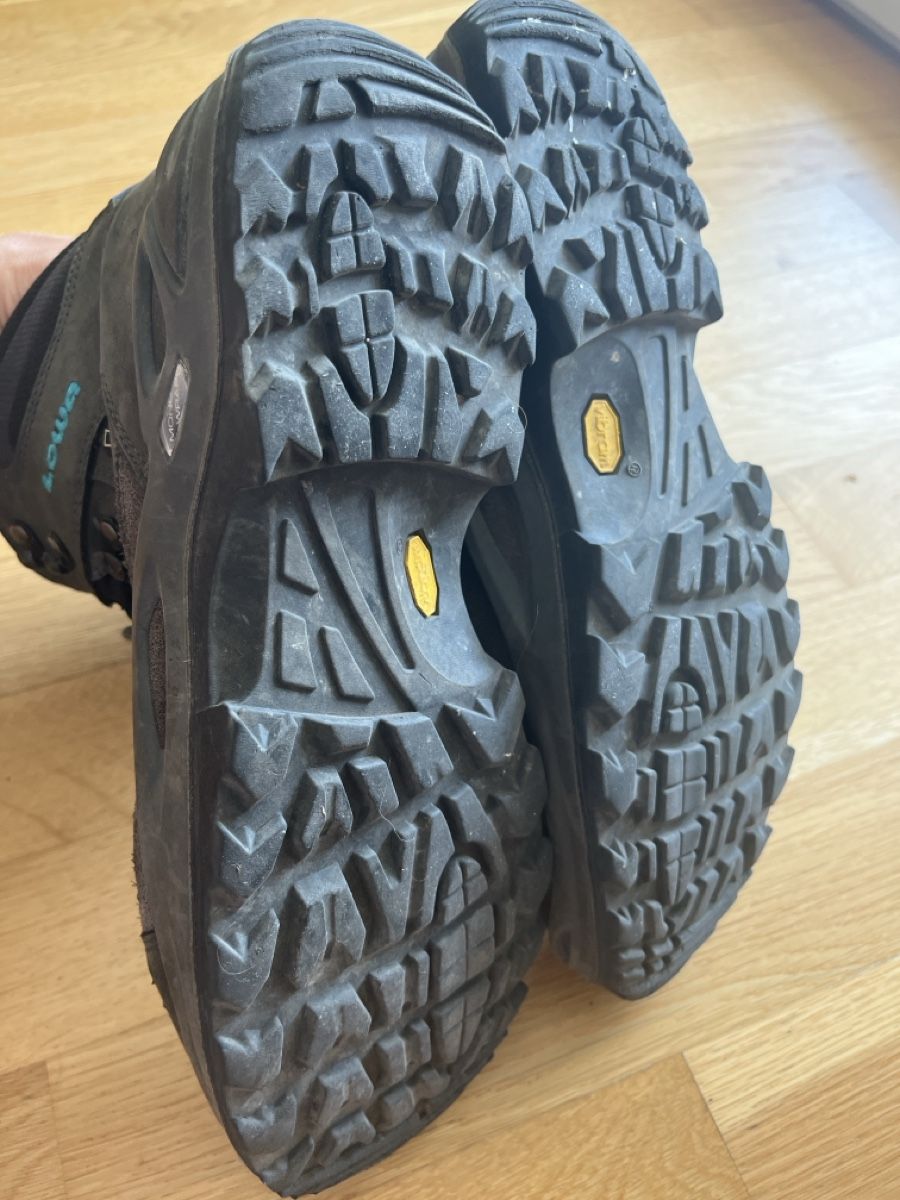 Lowa Scarpe da donna: Lowa Wanderschuhe Damen Grösse 42.5 – Usato da Solothurn venduto da yae_fxs8 2
