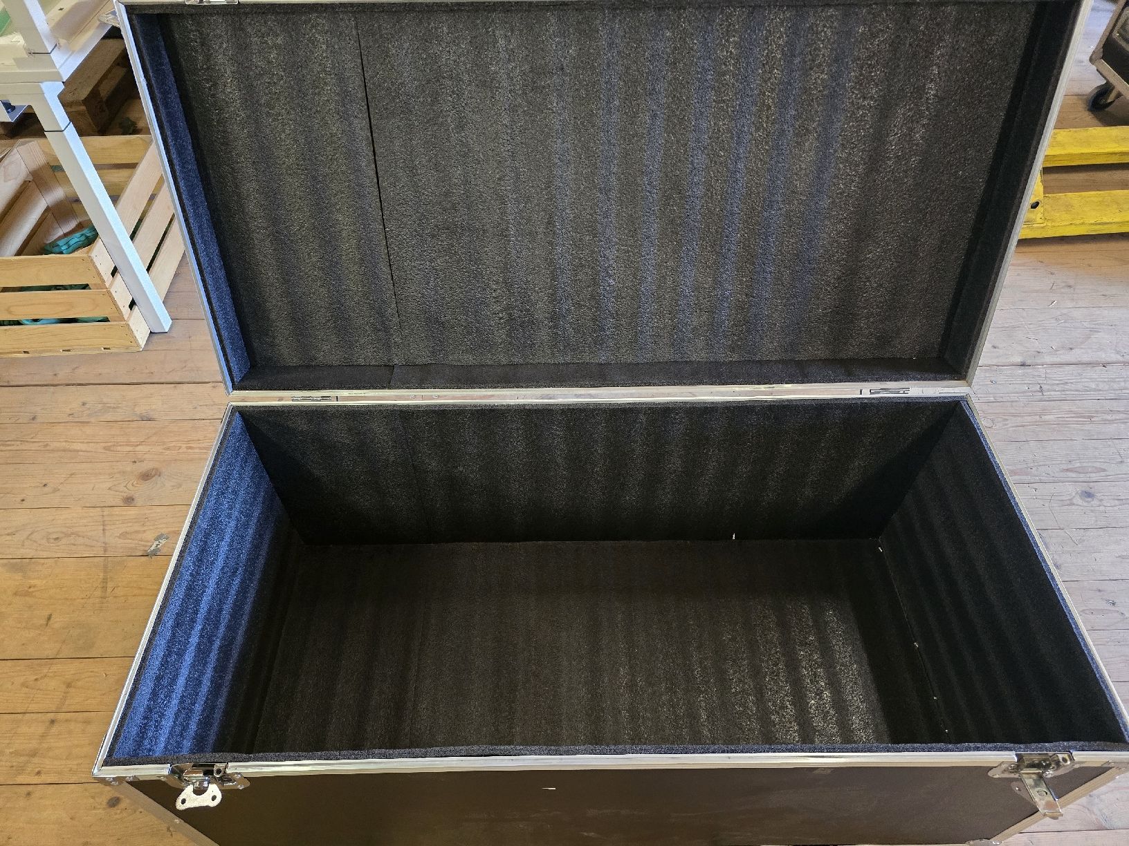 Casse di trasporto: Case / Trasportkiste – Usato da Fischingen venduto da Produktix 2