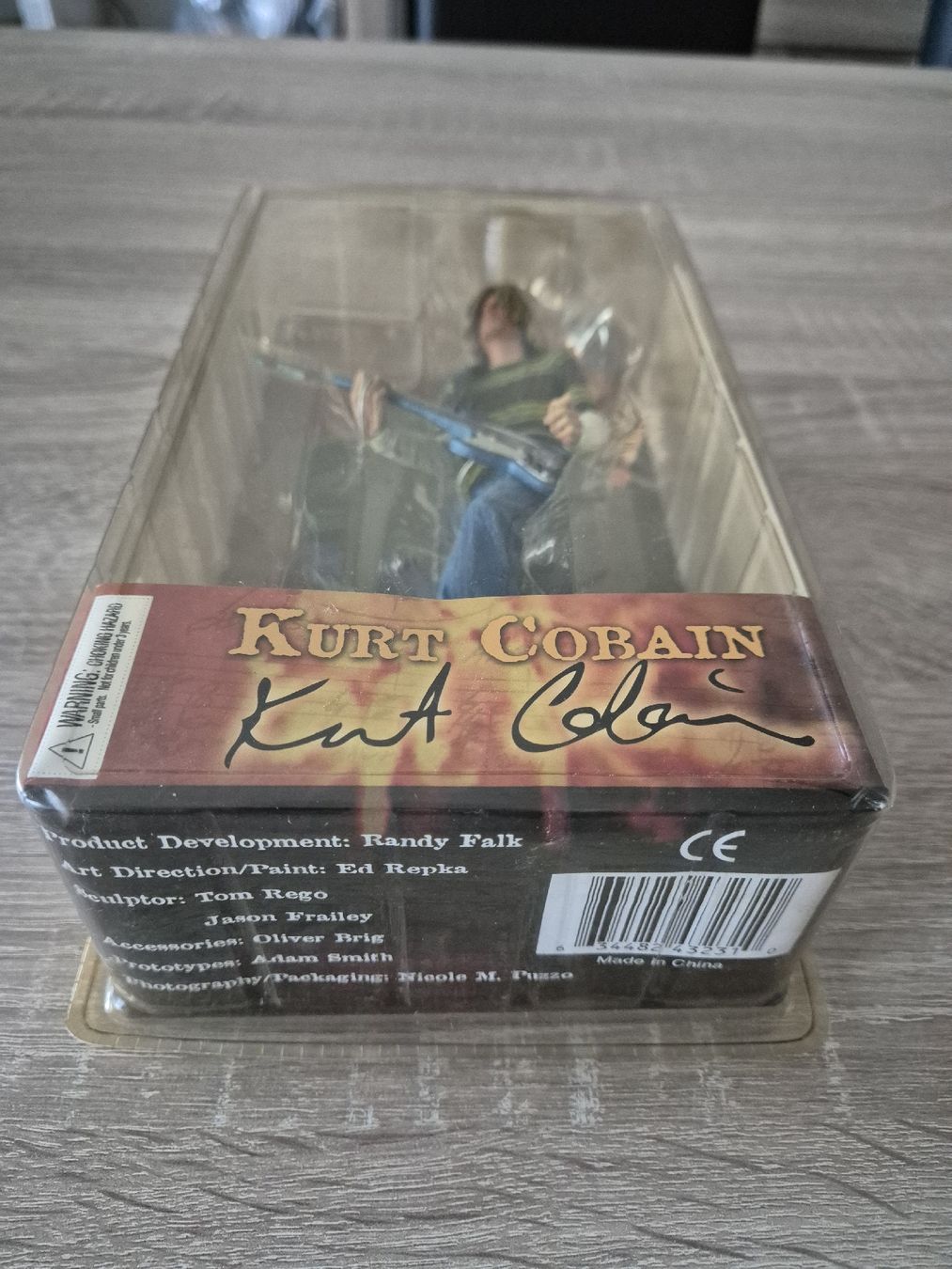 Statuette: Kurt Cobain NECA Figurines scellées - Nirvana collector 58 – Nuovo e nell'imballaggio originale da La Chaux-de-Fonds venduto da joa_5yfy 4