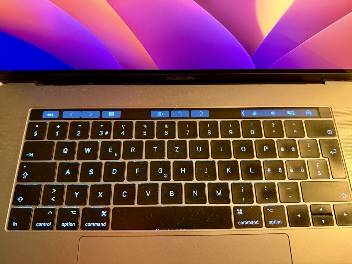 Apple Notebook: MacBook Pro 15 / Touchbar / i7 – Usato da Mellingen venduto da lowjam 1