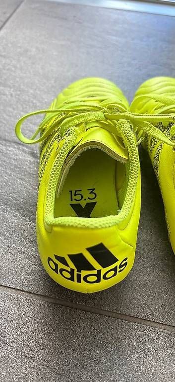 Adidas Schuhe für Jungen: Fussballspiel Schuhe Adidas Grösse 31 – Gebraucht aus Bellach von Fschoenbaechler 1