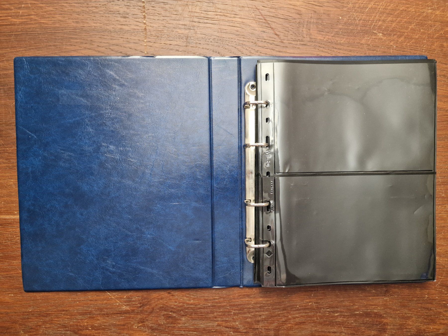 Albums: Leerer blauer Ringordner mit 25x4 Belege-Hüllen – D'occasion à Aesch LU par briefmarken.uray 1
