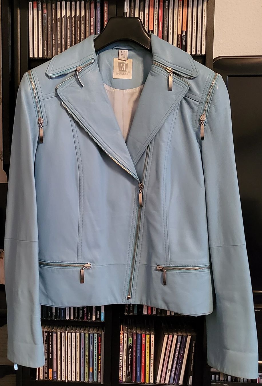 Madeleine Giacche: Veste en cuir Madeleine. – Usato da Neuchâtel venduto da wikit 2