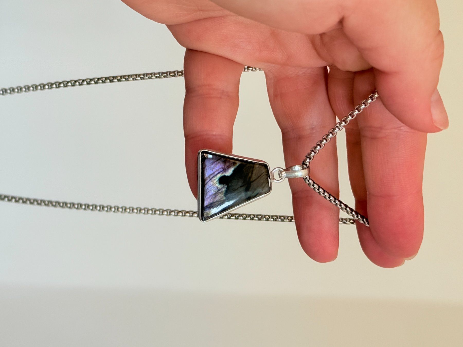Ketten: Collier avec Labradorite – Neu und originalverpackt aus Genève von AWWA 1