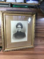 Antikes grosses Portraitfoto im Goldrahmen Jugendstil