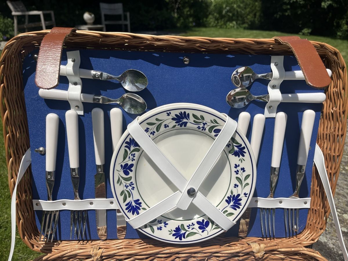 Sonstiges für Haushalt & Wohnen: Picknick basket de luxe! – Gebraucht aus Schindellegi von Zurpan 2