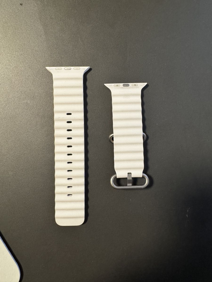 Apple Bracelets: Bracelet Apple Watch Ultra blanc – D'occasion à Petit-Lancy par bou_7vrk