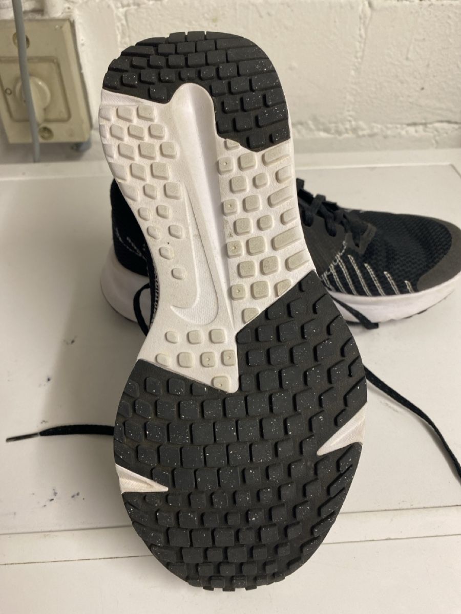 Nike Herrenschuhe: Nike Laufschuh Model Run Defy – Gebraucht aus Gerlikon von citytiger 2