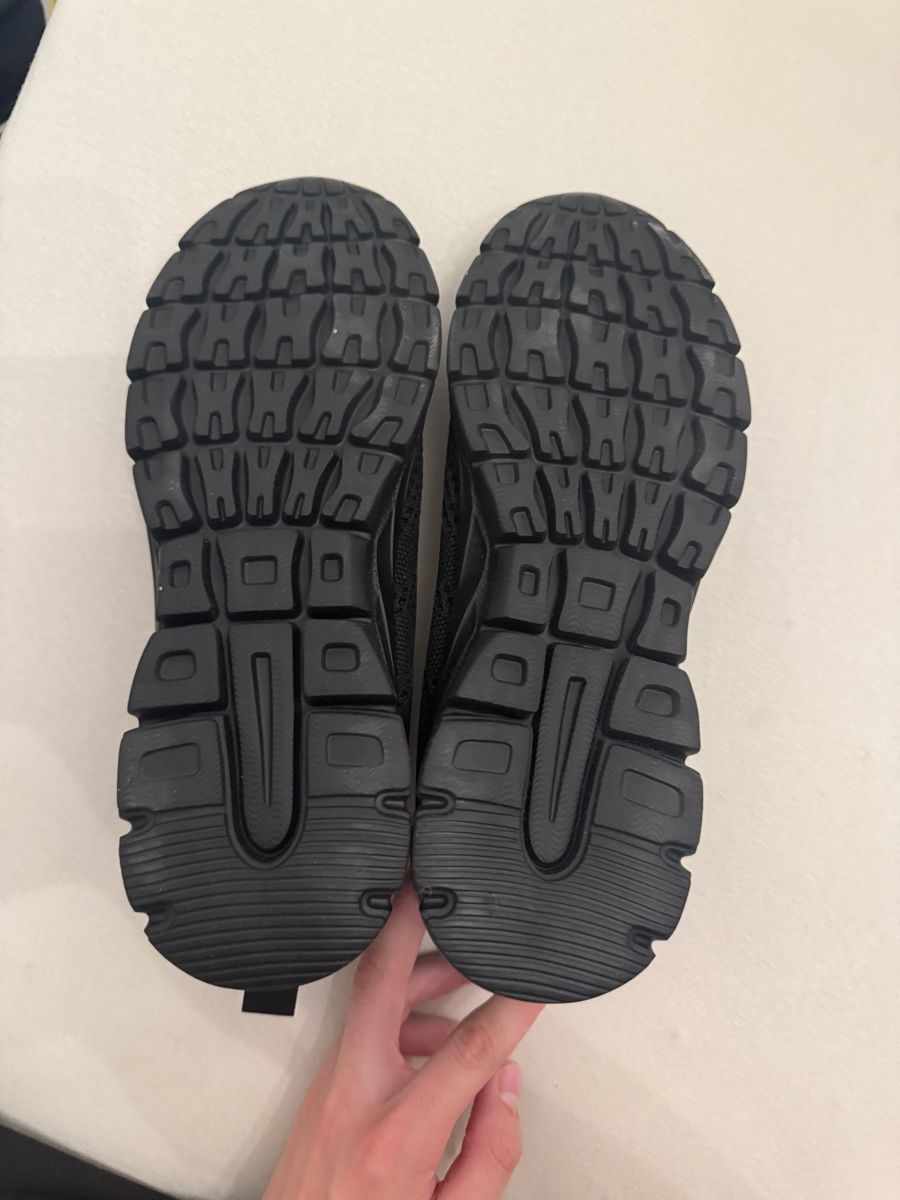 Herrenschuhe: Basic running shoes – Neu und originalverpackt aus Chur von sil_v7n6 2