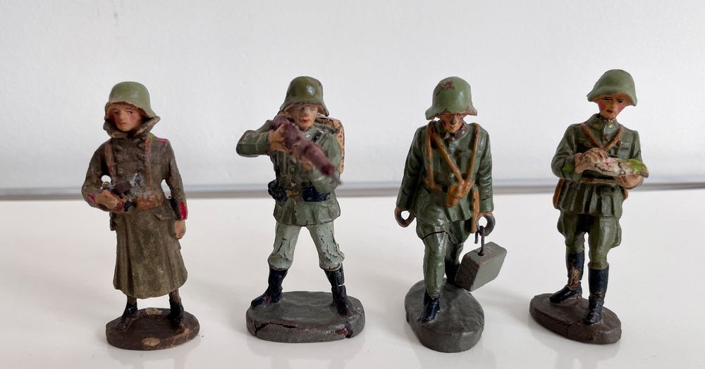 4x Spielzeugfiguren Elastolin Wehrmacht WWII 1