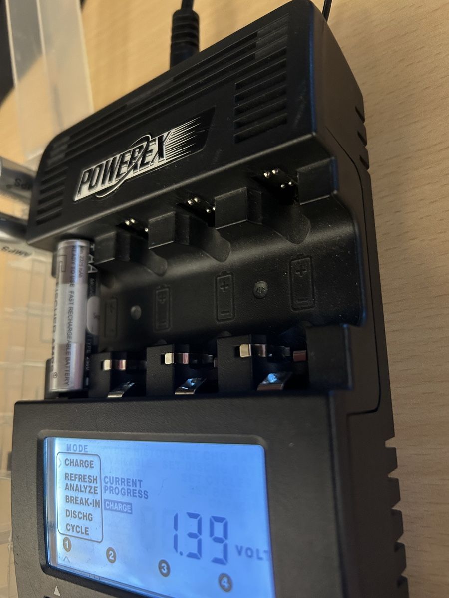 Caricabatterie: Professional Charger-Analyzer – Usato da Aarau venduto da Melia077 6
