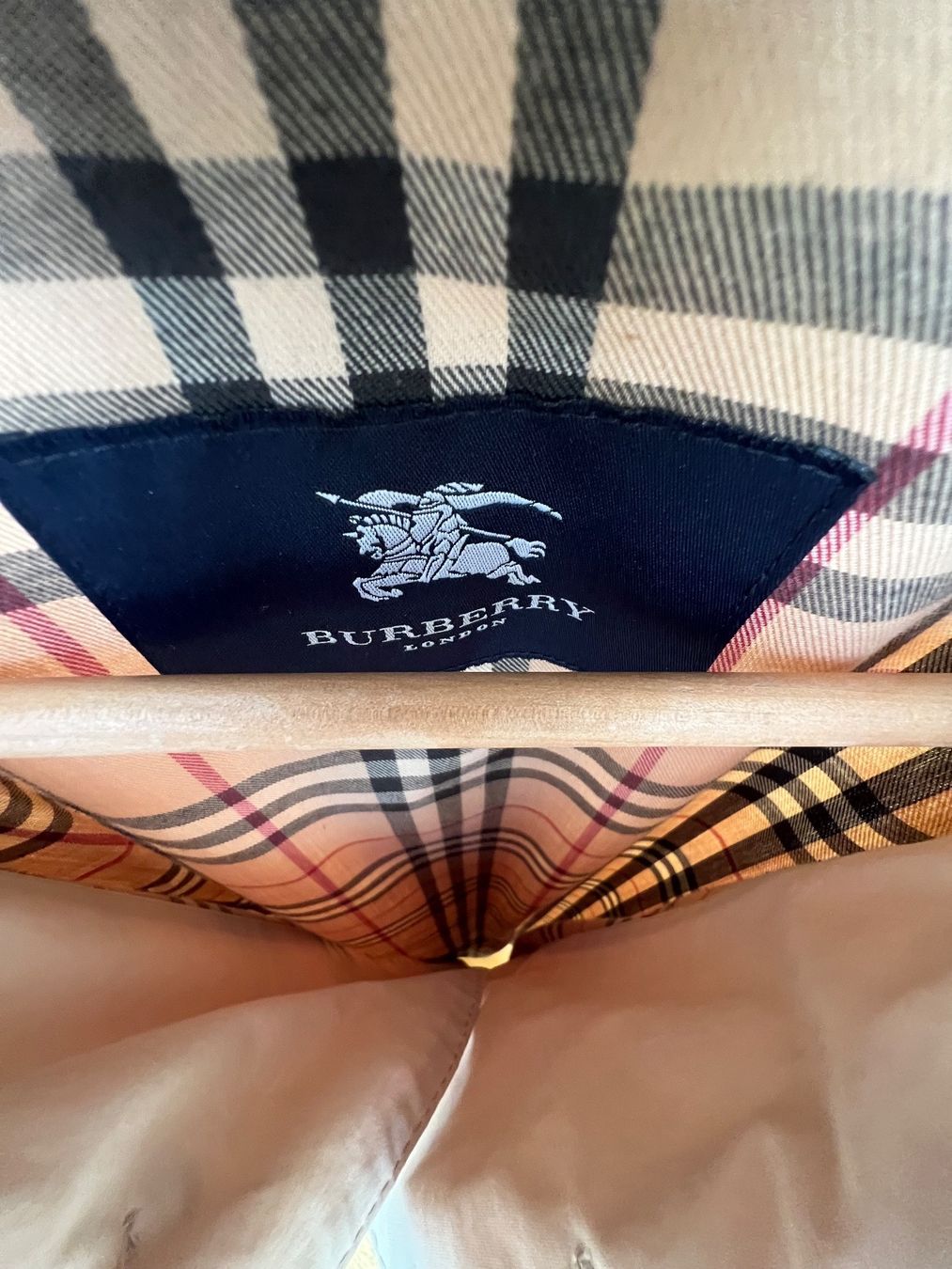 Burberry Cappotti: Burberry Trenchcoat Classic - neuwertig - – Usato da Richterswil venduto da wahopp 2