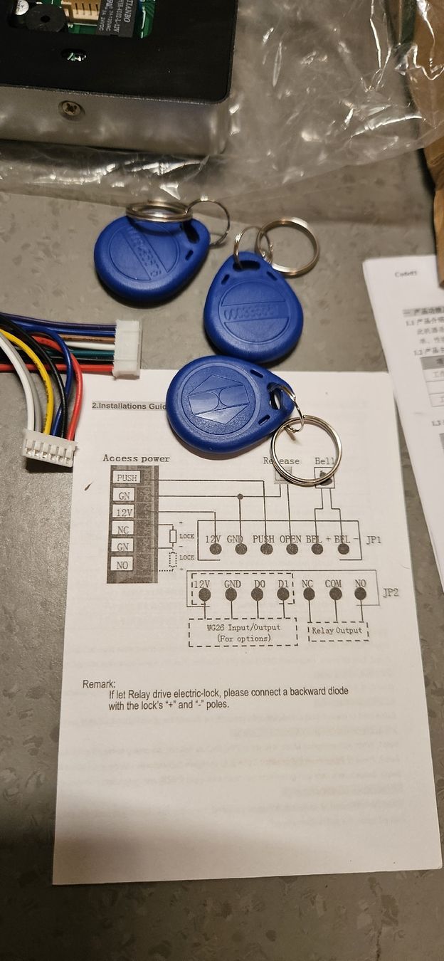 Sistema di controllo: Zutrittskontrollsystem mit 3 RFID-Chips. – Nuovo (secondo la descrizione) da Baar venduto da Vel...Baar45 6