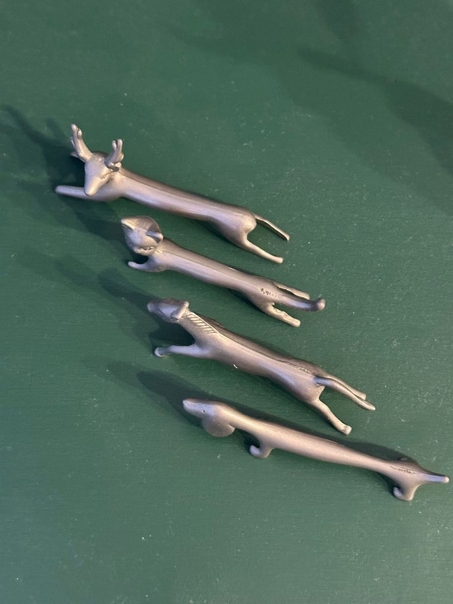 Statuette: 4er Set Messerbänkchen in Tierformat – Usato da Zürich venduto da iva_9svl