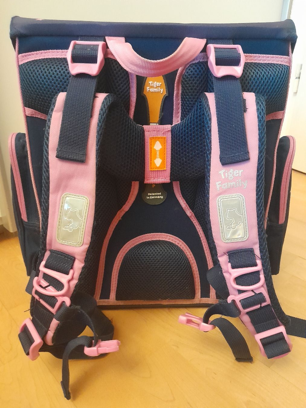 Kindertaschen: Schulthek Ranzen Einhorn mitwachsend  – Gebraucht aus Eglisau von Susanne2209 1