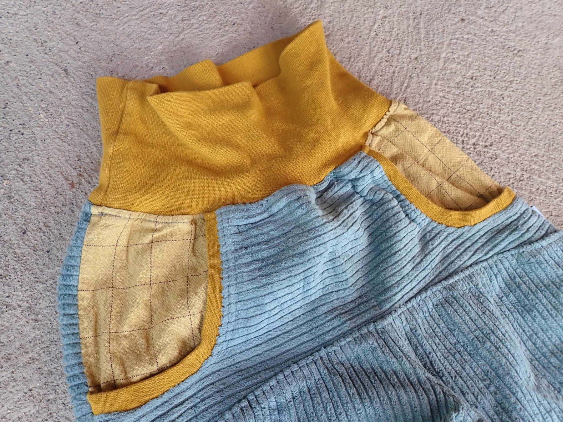 Pantaloni: Pumphose Cord 128 – Usato da Langnau i. E. venduto da chebsli 2