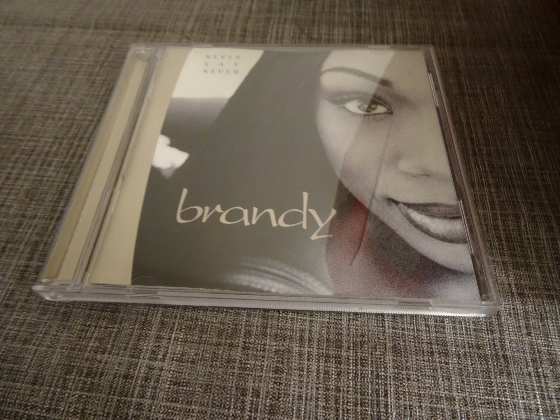 CDs: Brandy - Never Say Never CD – Gebraucht aus Olten von Disc-Ausverkauf