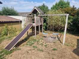 Spielturm in guten Zustand