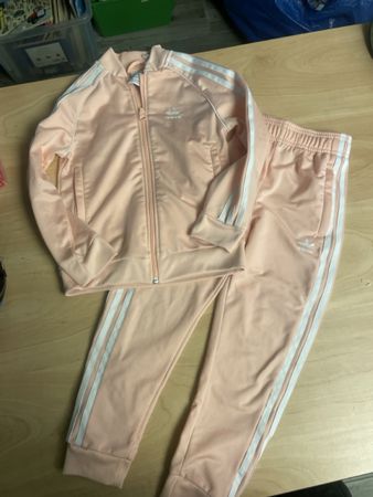 Adidas Trainingsanzug Gr. 122/128, Top Zustand, Rosa