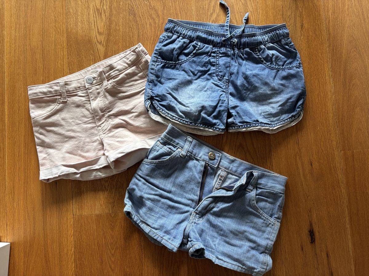 Kleiderpakete & -sets: 3 kurze Hosen  – Gebraucht aus Hinterkappelen von andi2610