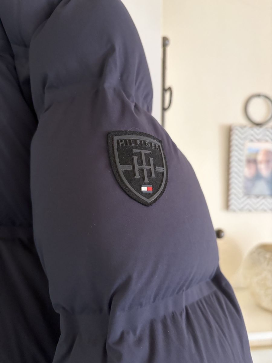 Tommy Hilfiger Jacken: Tommy Hilfiger Herrenjacke – Gebraucht aus Basel von Brunner.T 1
