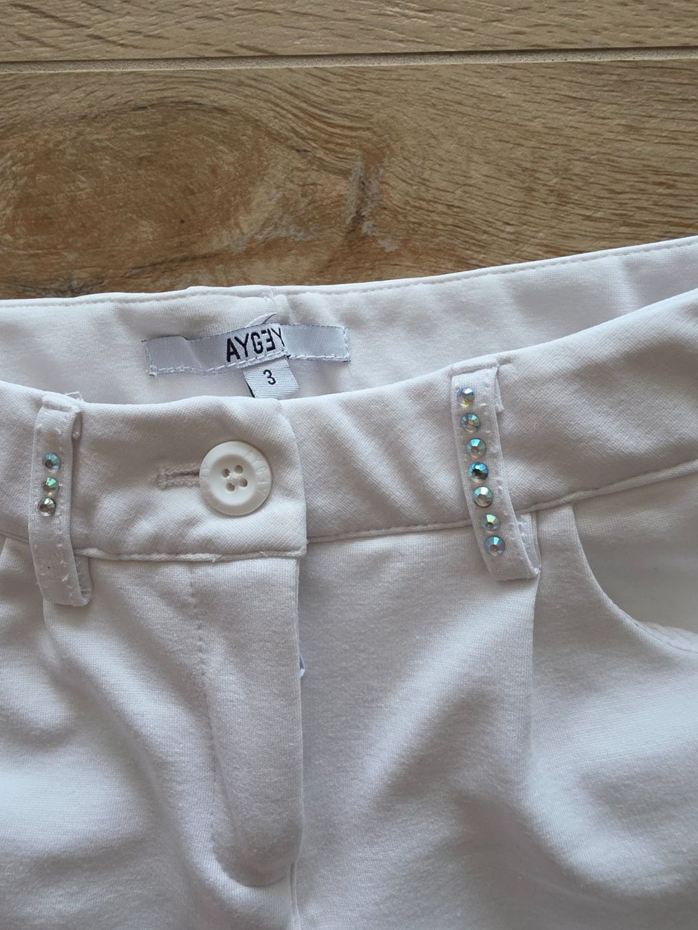 Pantaloni: Mädchen Shorts AYGEY Grösse 3 – Usato da Wohlen AG venduto da dim_rg9y 2
