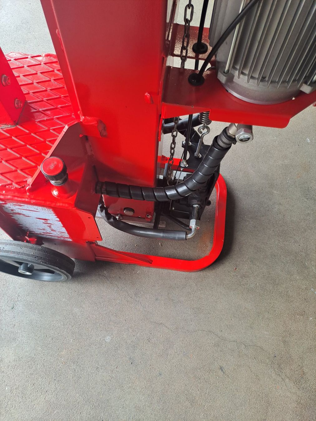 Tutte le macchine: Holzspalter 6 Ton – Usato da Grossdietwil venduto da Appaloosa 4