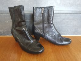 Schwarze Stiefeletten aus Leder von Esprit Gr. 38