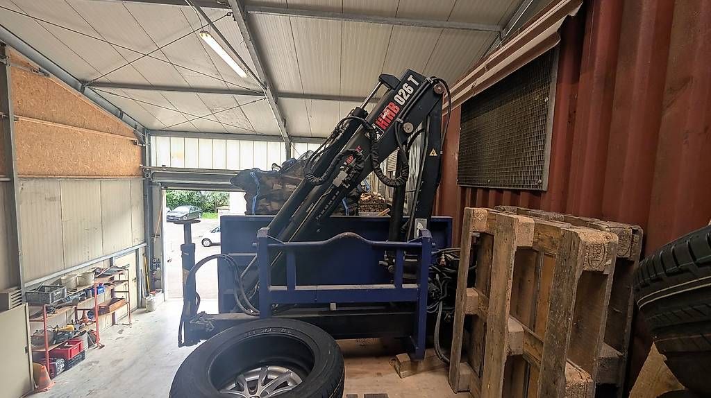 HIAB Kräne: HIAB 026T Hackengerätpritsche mit Kran – Gebraucht aus Gempen von jerryg
