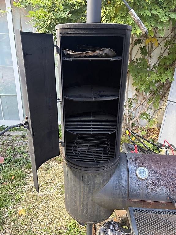 Grils: BBQ Smoker , Grill – D'occasion à Hagenbuch ZH par PascalSahli 1
