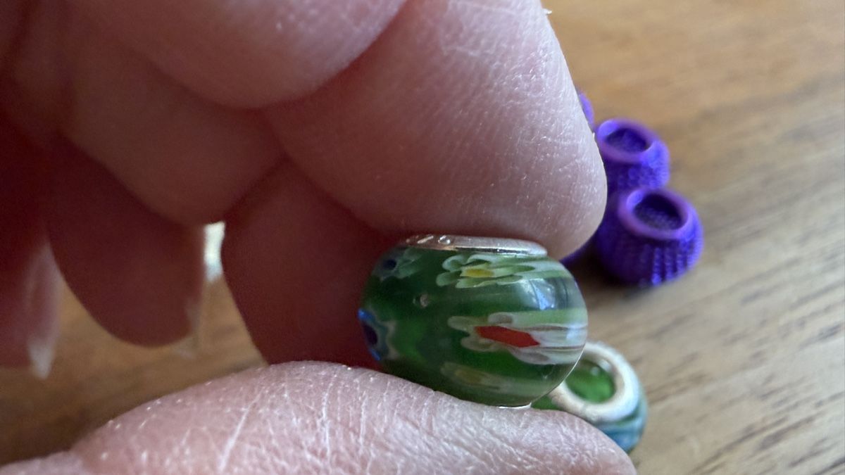 Ciondoli: 9 Stück charms, bunte Farben – Nuovo e nell'imballaggio originale da Ebikon venduto da Leonidas2 4