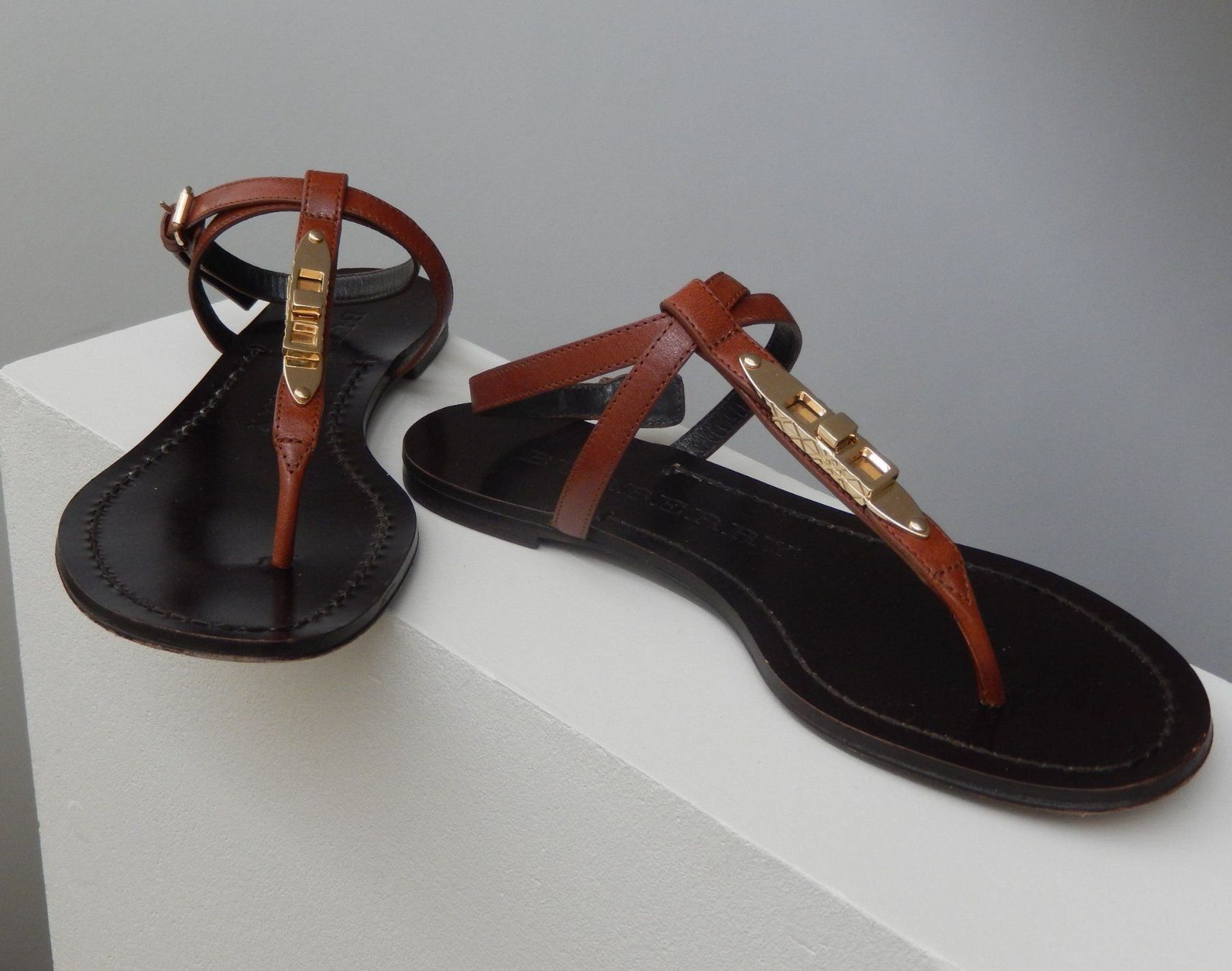 Burberry Damenschuhe: Orig. BURBERRY Leder Sandalen Gr.36 – Gebraucht aus Tuggen von vivira 4