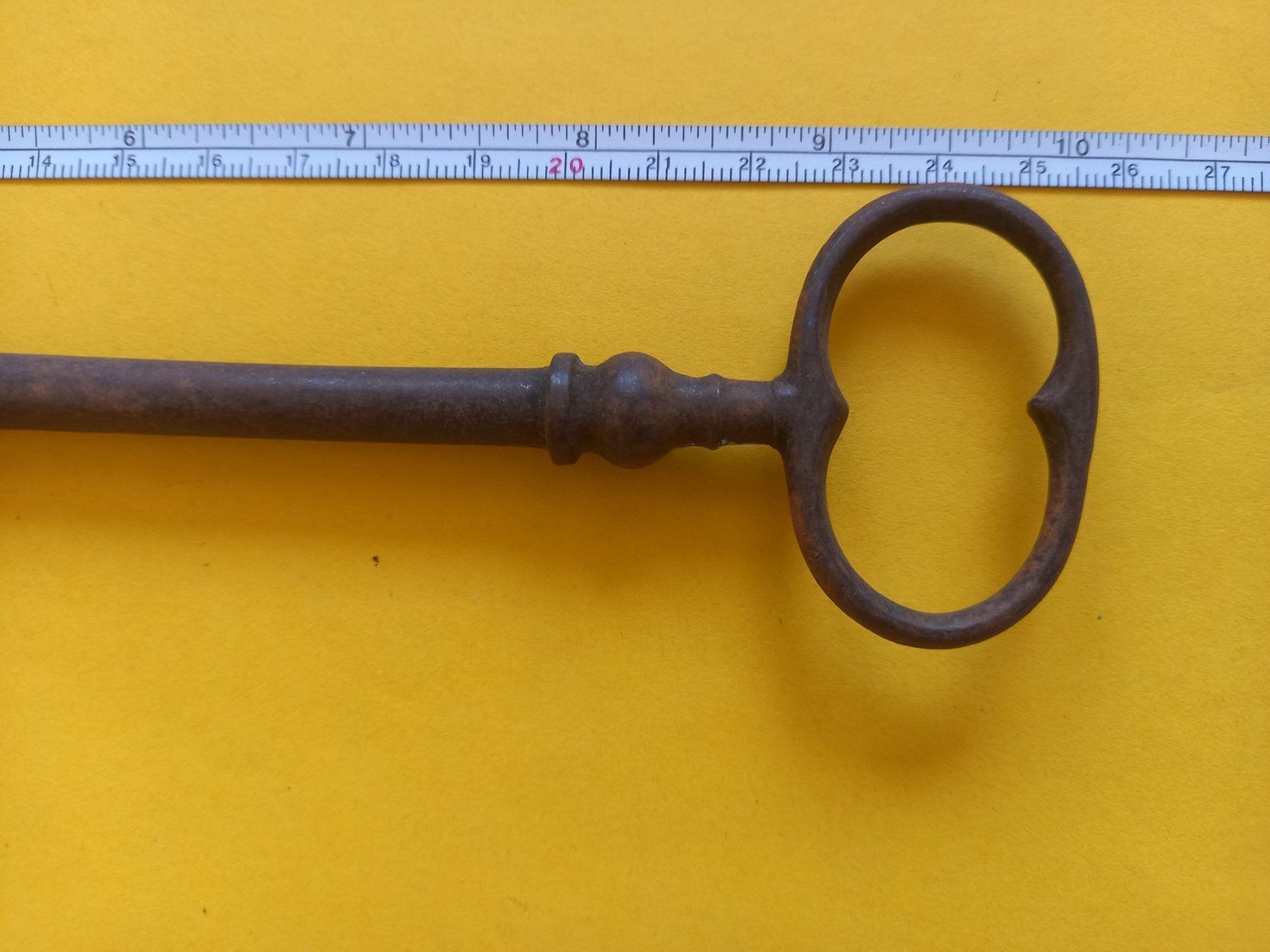 Chiavi: Clef ancienne en fer forgé – Usato da Rossens FR venduto da Souris1 1