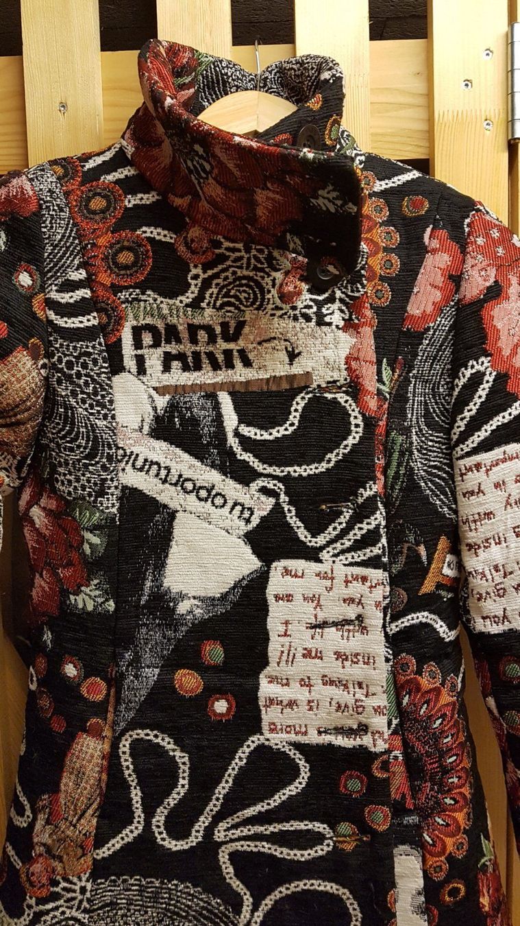 Desigual Cappotti: Mantel Desigual N. 36 – Nuovo (secondo la descrizione) da Innerberg venduto da Ganapataye 1