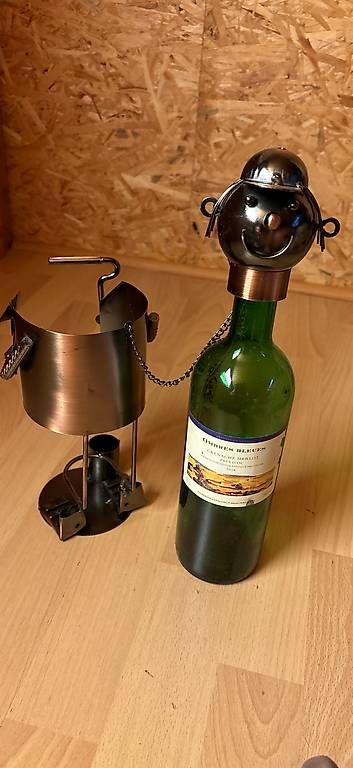 Weingestelle & -ständer: Porte bouteille amusant – Gebraucht aus Evionnaz von roh_l5yz 1