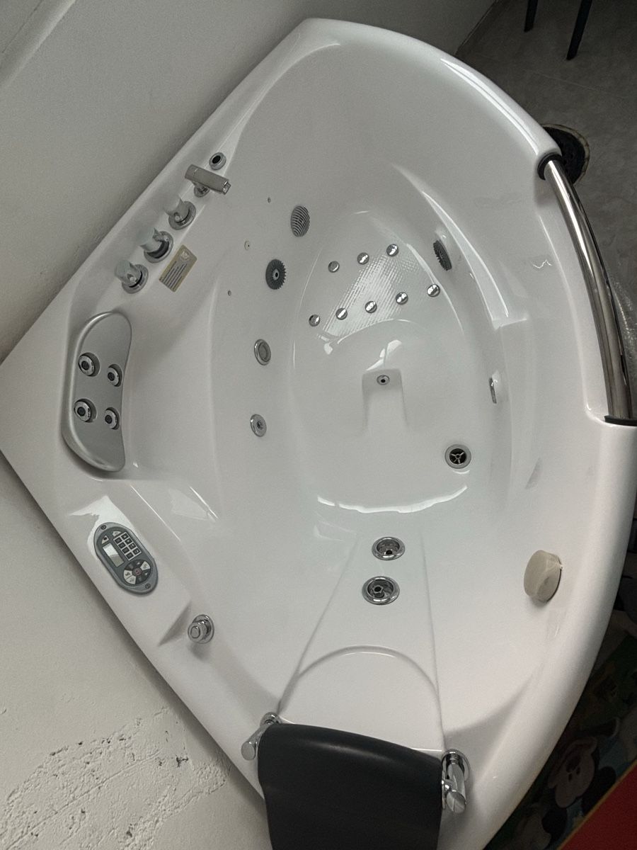 Whirlpool: Whirlpool Eckbadewanne – Nuovo (secondo la descrizione) da Grenchen venduto da ValentinaB 2