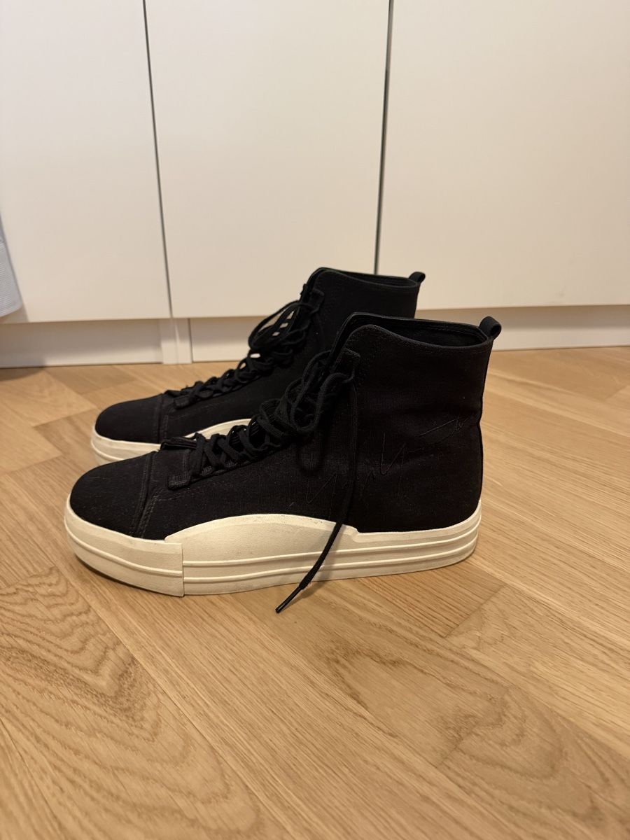 Y-3 Scarpe da uomo: Y-3 Hightop Sneaker – Usato da Thalwil venduto da rap_z9px 1