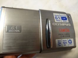 OLYMPUS CAMEDIA DIGIAL KAMERA.NICHT LÄÜFT