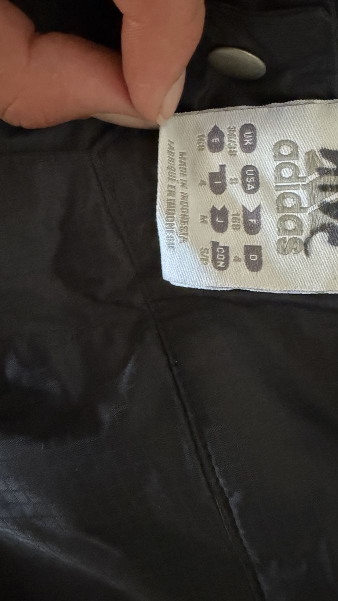Adidas Hosen: leichte Adidas Skihose – Gebraucht aus Pfäffikon ZH von sel_w59q 1